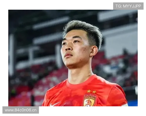 中超球员转会风波不断 各大俱乐部争夺战愈演愈烈 - 副本 - 副本 (2) 中超球员转会风波不断 各大俱乐部争夺战愈演愈烈 - 副本 - 副本 (2)